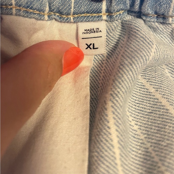 LOFT High Rise Pull On Denim Shorts in Indigo Stripe - Picture 4 of 7